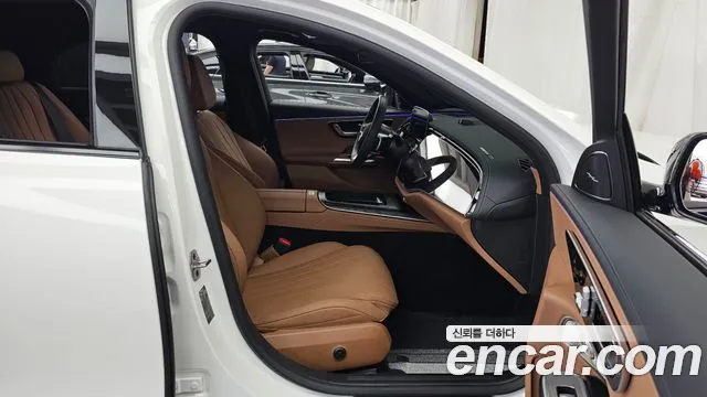 Mercedes-Benz E-Class — Фото автомобиля 17