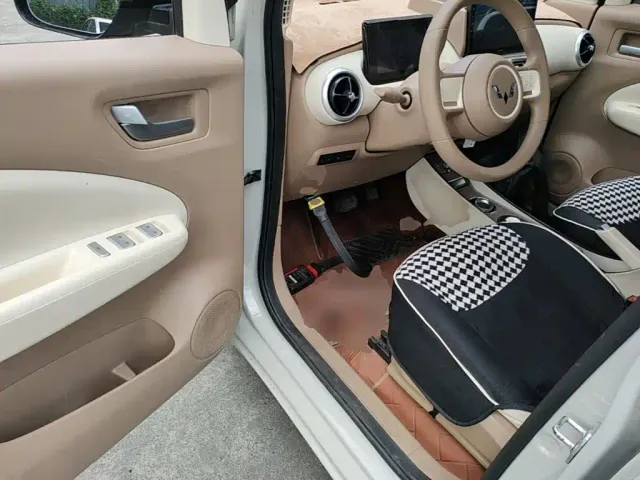 Wuling Hongguang Mini EV — Фото автомобиля 15