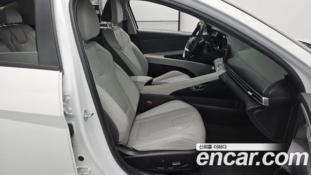 Hyundai Avante CN7 — Фото автомобиля 10