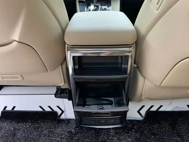 Toyota Vellfire — Фото автомобиля 17