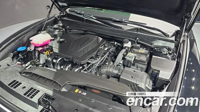 Hyundai Grandeur Grandeur (GN7) 2.5 Бензин 2WD — Фото автомобиля 20