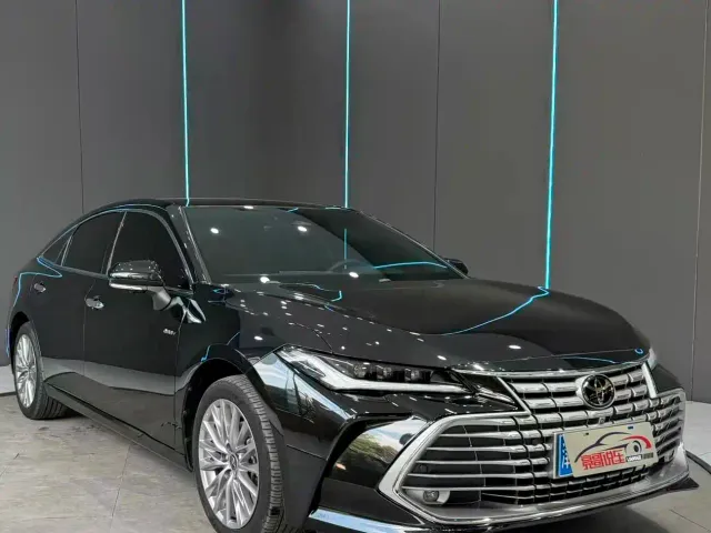 Toyota Avalon — Фото автомобиля 3
