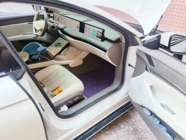 IM Motors L7 — Фото автомобиля 13