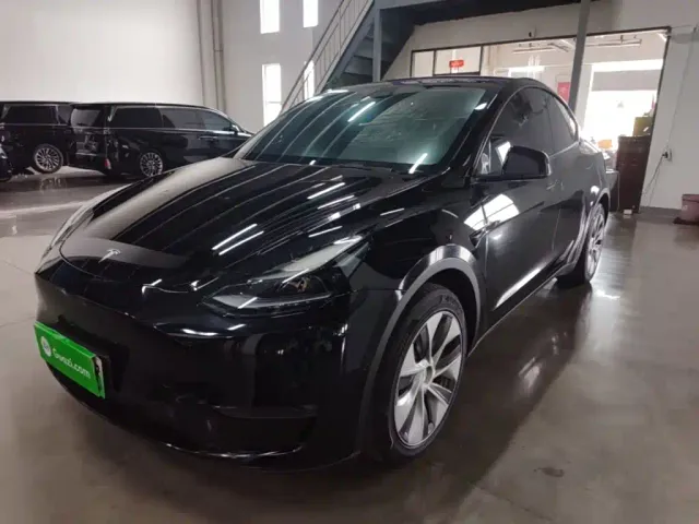 Фотография автомобиля — Tesla Model Y