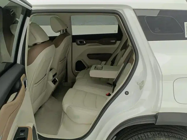 Geely ICON — Фото автомобиля 11