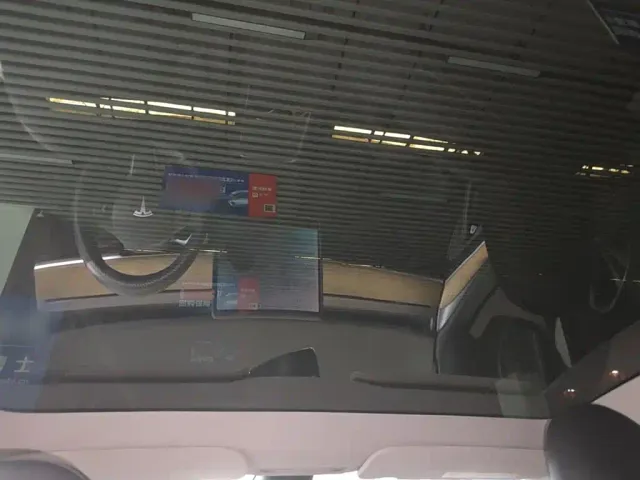 Tesla Model Y — Фото автомобиля 13