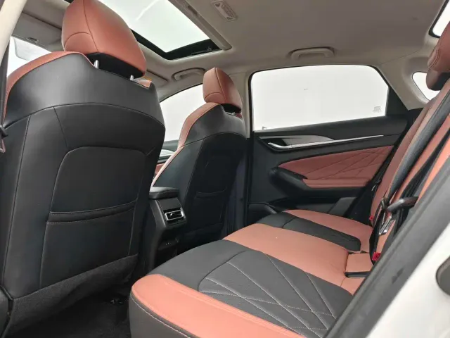 Changan Eado — Фото автомобиля 8