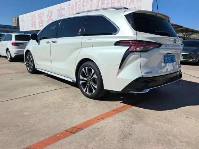 Toyota Granvia — Фото автомобиля 9