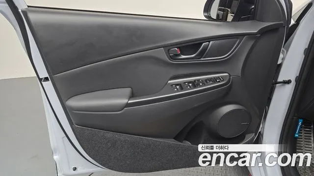 Hyundai Kona Новый Kona Бензин 2.0 2WD — Фото автомобиля 24