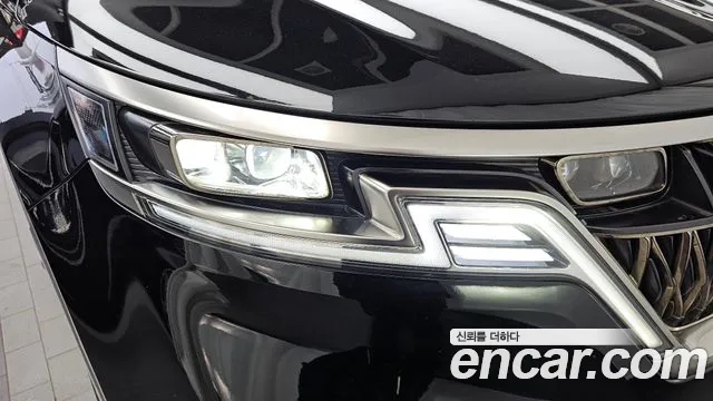 Kia Carnival — Фото автомобиля 7