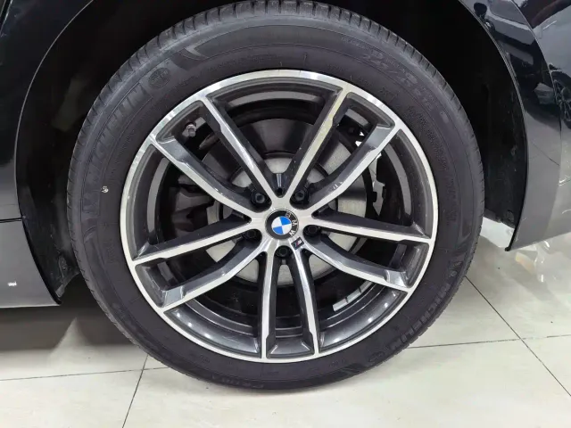 BMW 5 Series — Фото автомобиля 14