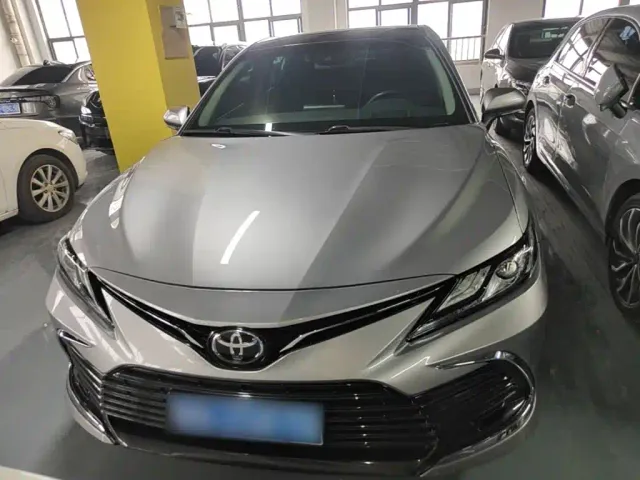 Toyota Camry — Фото автомобиля 2