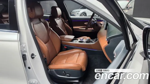 Genesis GV70 — Фото автомобиля 17