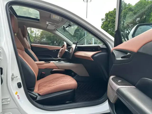 Changan Eado — Фото автомобиля 12