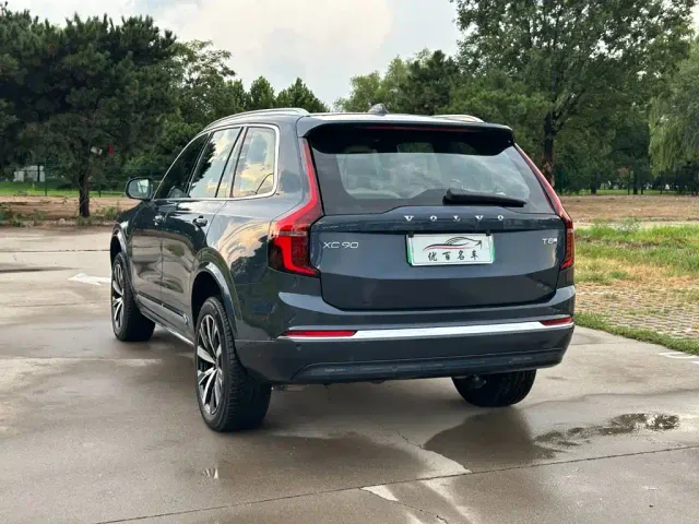 Volvo XC90 — Фото автомобиля 4