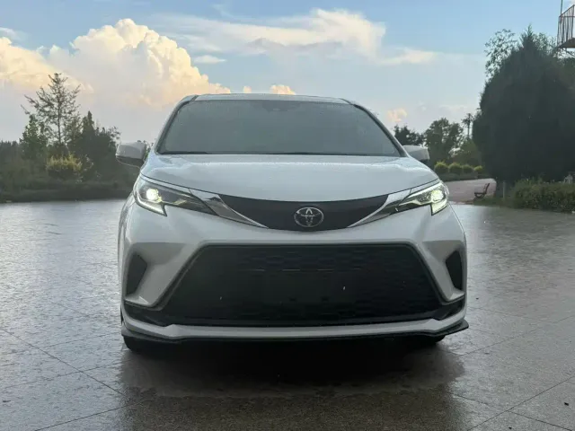 Toyota Granvia — Фото автомобиля 3