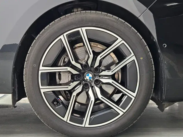 BMW 7 Series — Фото автомобиля 25