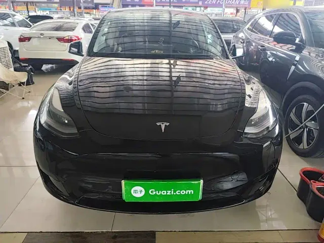 Tesla Model Y — Фото автомобиля 2