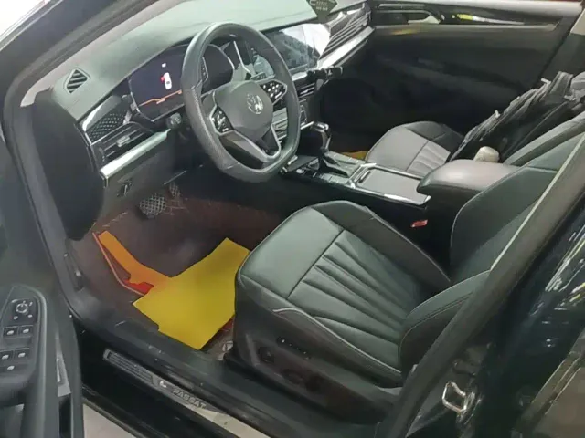 Volkswagen Passat — Фото автомобиля 14