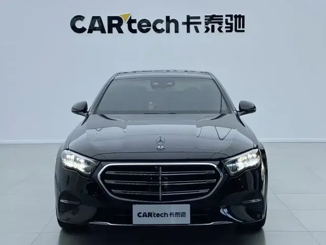 Mercedes-Benz E-Class — Фото автомобиля 2