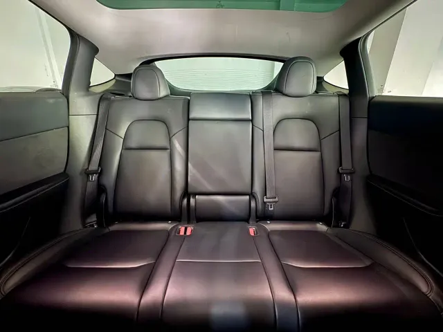 Tesla Model Y — Фото автомобиля 9