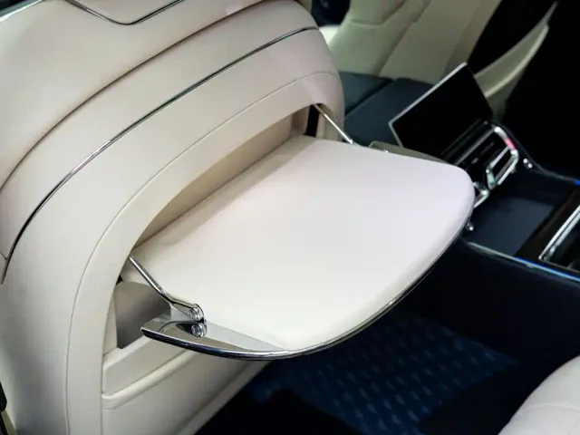Bentley Flying Spur — Фото автомобиля 16