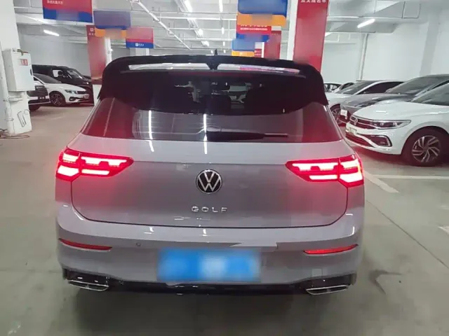 Volkswagen Golf — Фото автомобиля 5