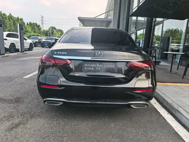 Mercedes-Benz E-Class — Фото автомобиля 4