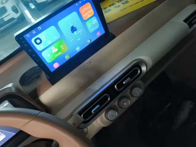 Wuling Hongguang Mini EV — Фото автомобиля 12