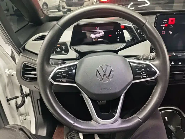 Volkswagen ID.3 — Фото автомобиля 10