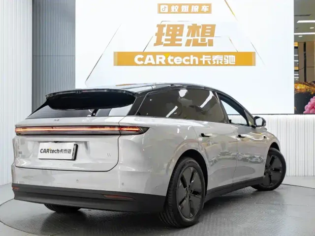 Li Auto i6 — Фото автомобиля 7