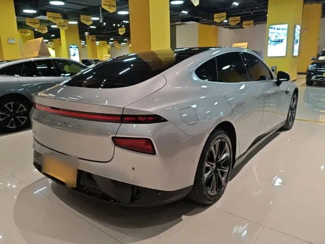 Xpeng P7 — Фото автомобиля 6