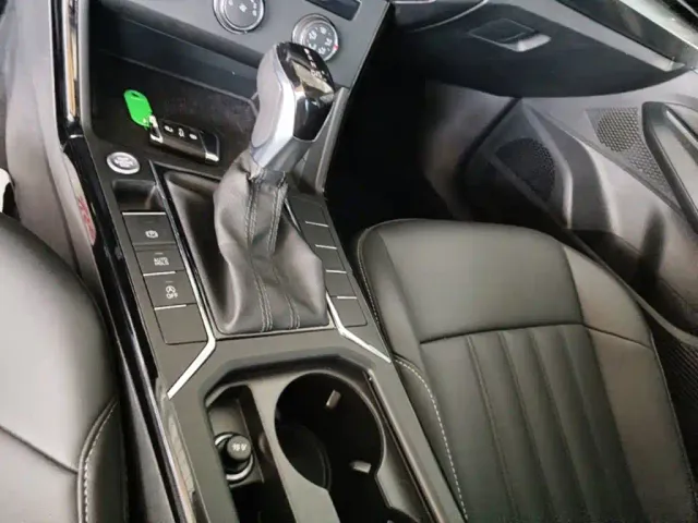 Volkswagen Passat — Фото автомобиля 13