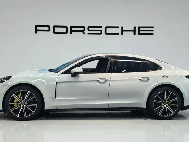 Porsche Panamera — Фото автомобиля 3