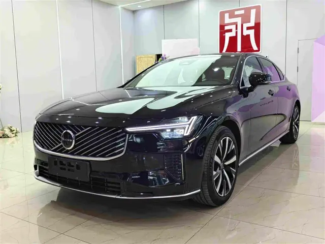 Фотография автомобиля — Volvo S90