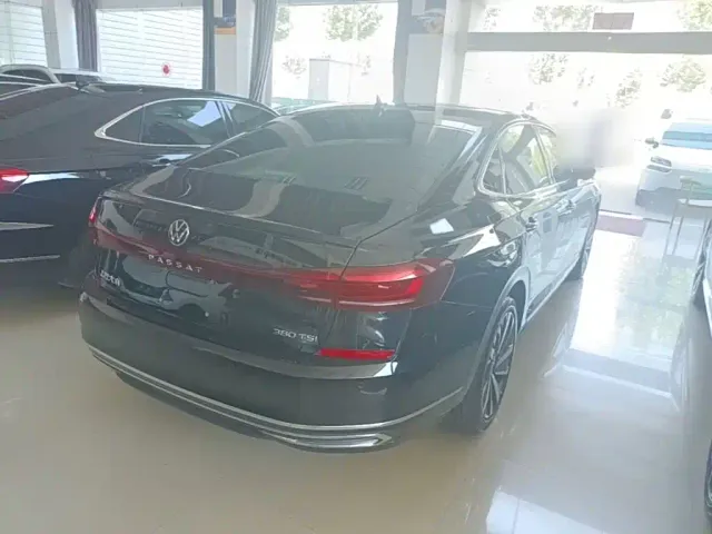 Volkswagen Passat — Фото автомобиля 6