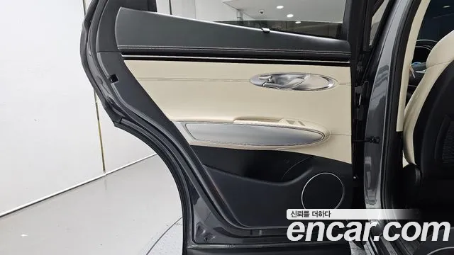 Genesis GV70 2.5T Бензин 2WD — Фото автомобиля 25