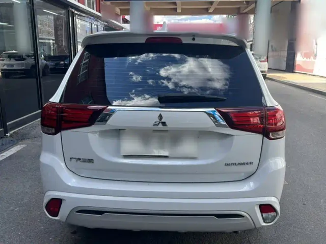 Mitsubishi Outlander — Фото автомобиля 6