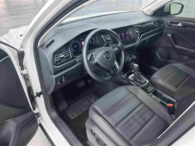Volkswagen T-Roc — Фото автомобиля 10