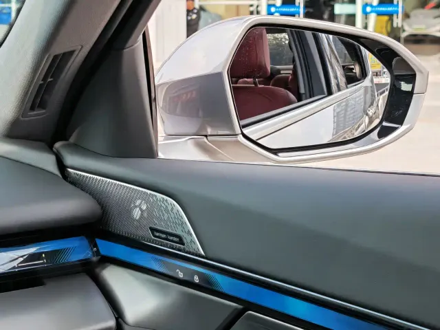 BMW 5 Series — Фото автомобиля 18
