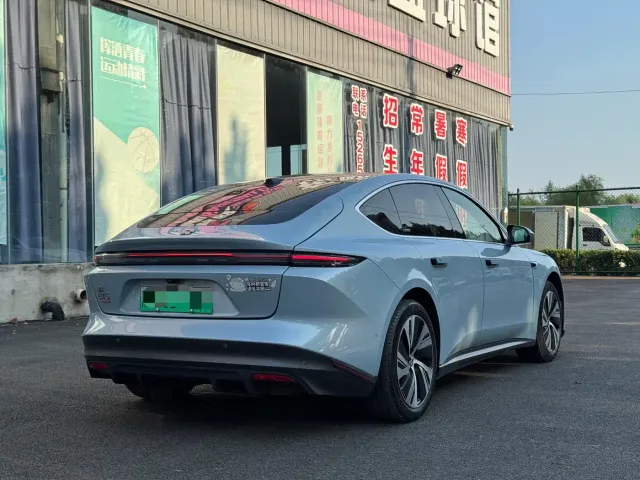 Nio ET5 — Фото автомобиля 4