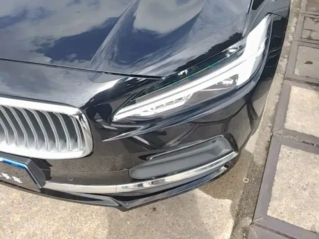 Volvo S90 — Фото автомобиля 23