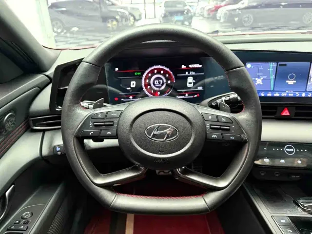 Hyundai Elantra — Фото автомобиля 9