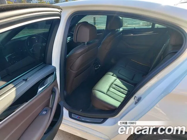 BMW 5-Series — Фото автомобиля 10