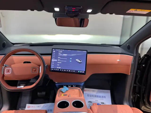 Changan Qiyuan E07 — Фото автомобиля 17