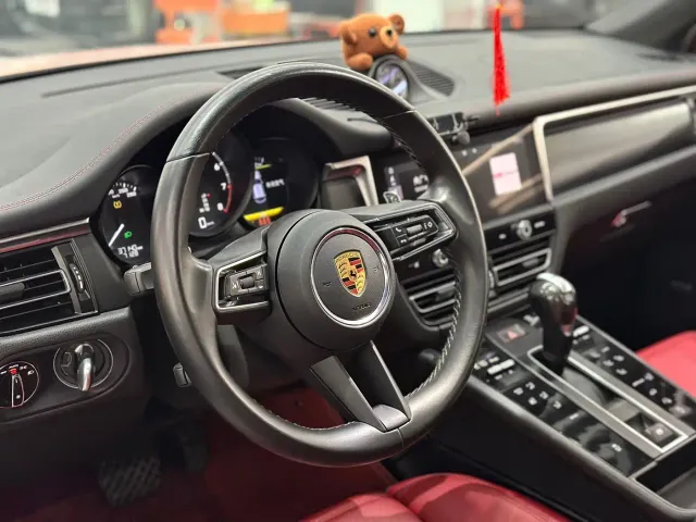 Porsche Macan — Фото автомобиля 9