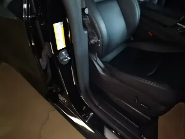 Tesla Model Y — Фото автомобиля 23