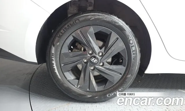 Hyundai Avante CN7 — Фото автомобиля 5