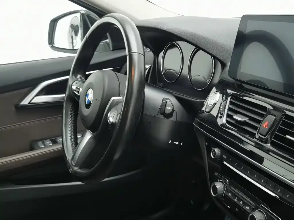 BMW BMW 1 Series 2023 120i M Sport Shadow Edition — Фото автомобиля 22
