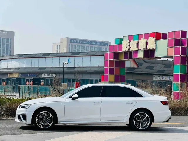 Audi A4L — Фото автомобиля 3